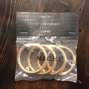 Miche-1.5” Carabiner